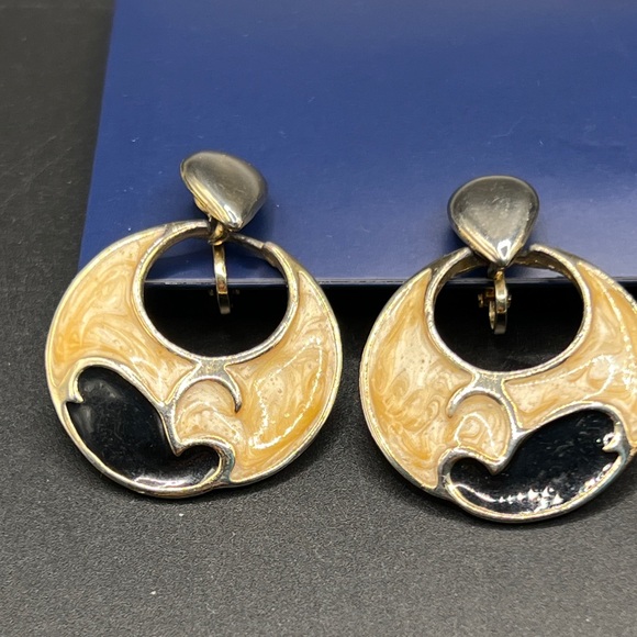 Vintage Jewelry - Vintage Gold and Black Enamel Swirl Earrings